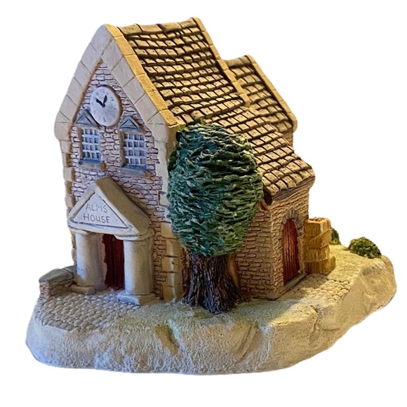 Vintage Naturecraft Figurine Alms House #5 by Peter Tomlins 1985 - Picture 4 of 9